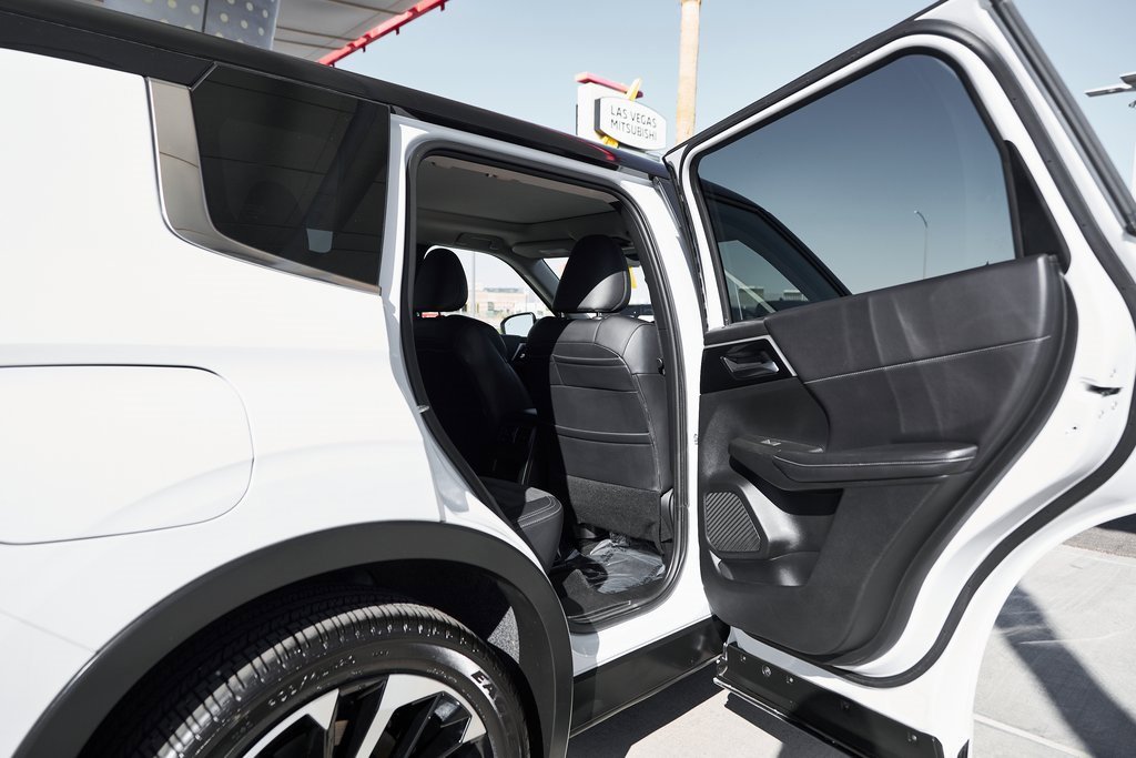 Used 2024 Mitsubishi Outlander Ralliart image 14