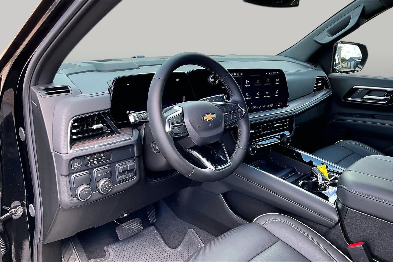 Used 2025 Chevrolet Tahoe Premier w/ Sun And Tow Package RWD image 18