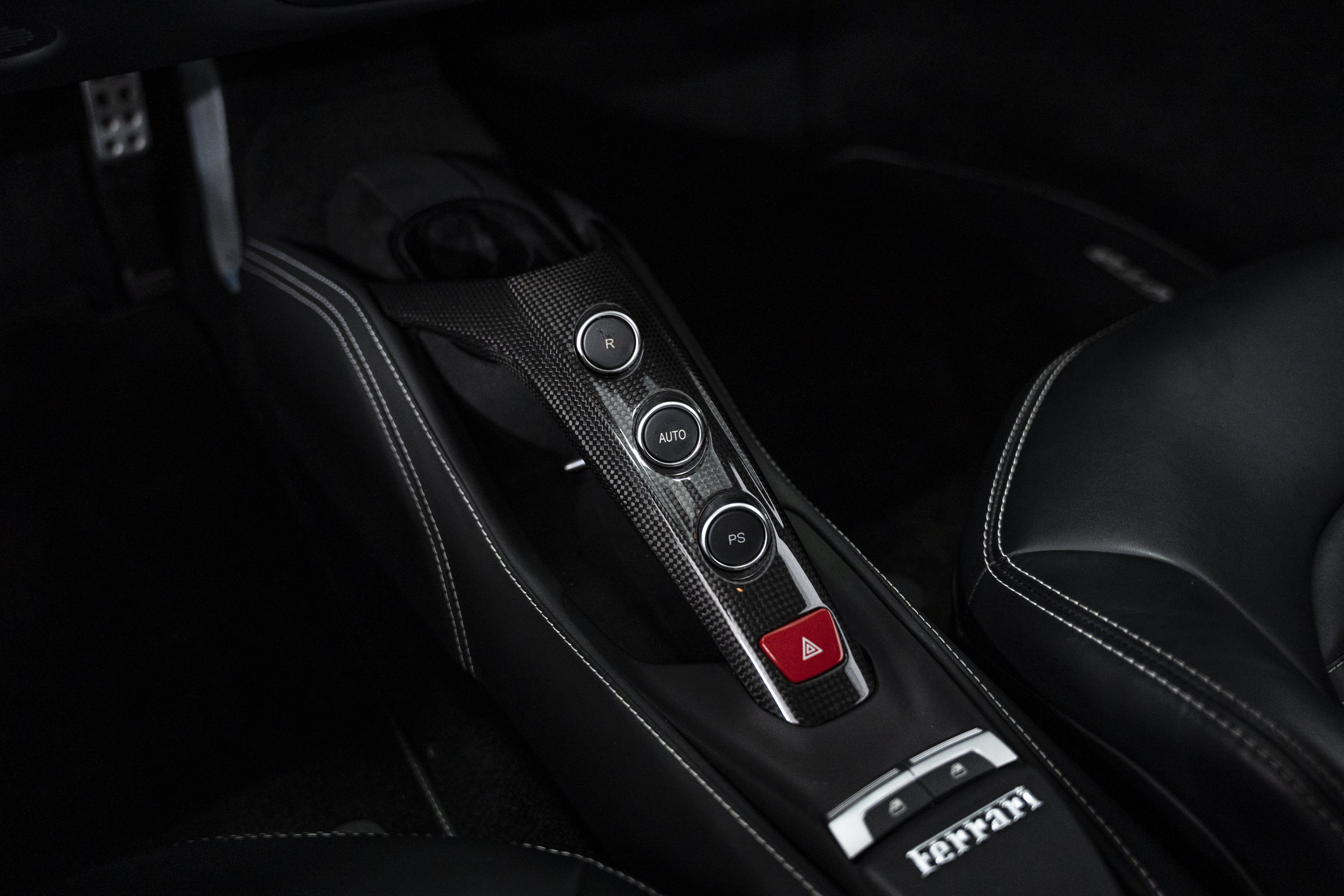 Used 2018 Ferrari 488 GTB RWD image 43