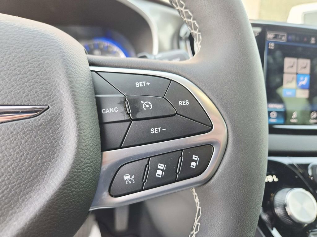 Used 2026 Chrysler Voyager LX image 22