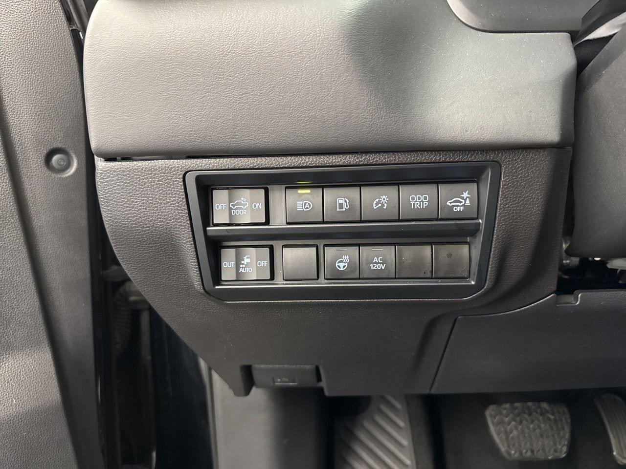 Used 2024 Toyota Tundra Platinum AWD/4WD image 37