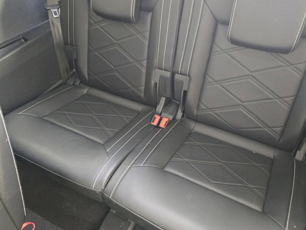 Used 2024 Volkswagen Atlas SE image 36