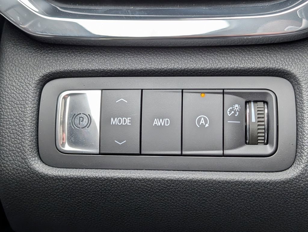 New 2026 GMC Acadia Denali Ultimate w/ LPO, Floor Liner Package AWD/4WD image 44