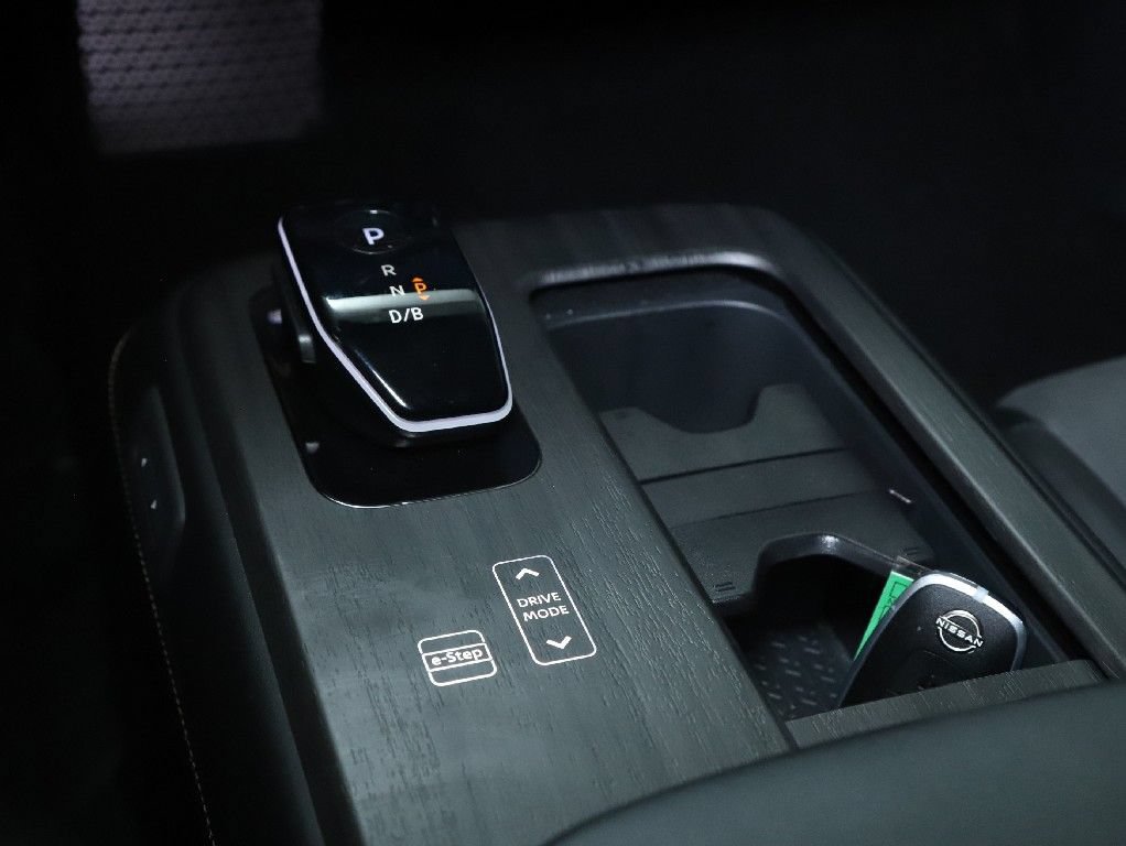 Certified 2023 Nissan Ariya FWD image 28