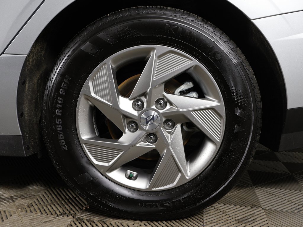 Certified 2025 Hyundai Sonata SE image 17