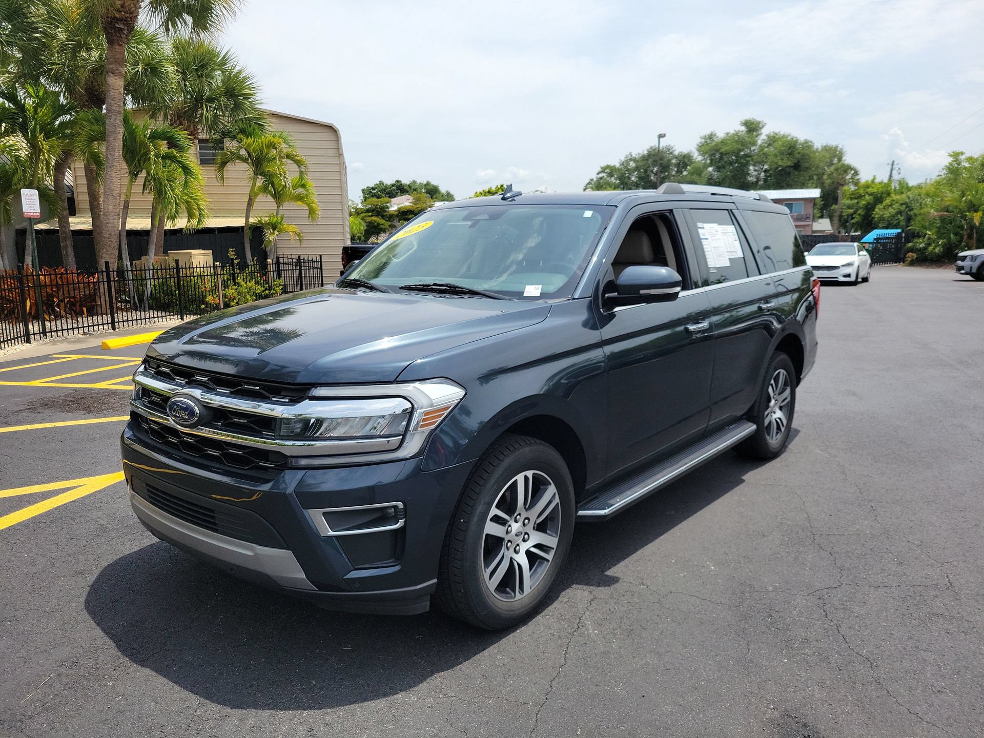 Used 2023 Ford Expedition Limited RWD image 11