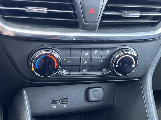 Certified 2024 Buick Encore GX Preferred w/ Comfort Package FWD image 23