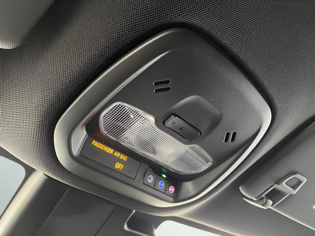 Used 2025 Chevrolet Trax RS w/ Driver Confidence Package FWD image 25