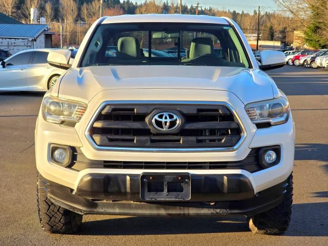 Used 2016 Toyota Tacoma SR5 AWD/4WD image 2