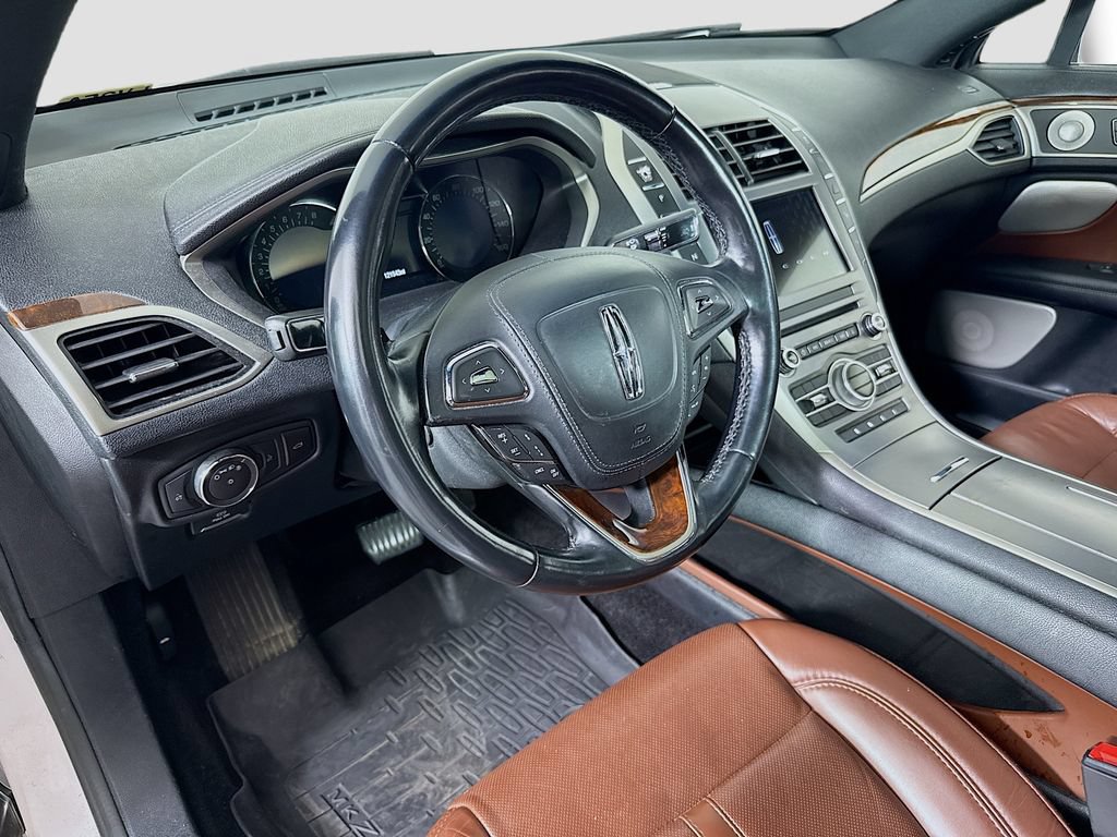 Used 2017 Lincoln MKZ Reserve w/ Luxury Package FWD image 9