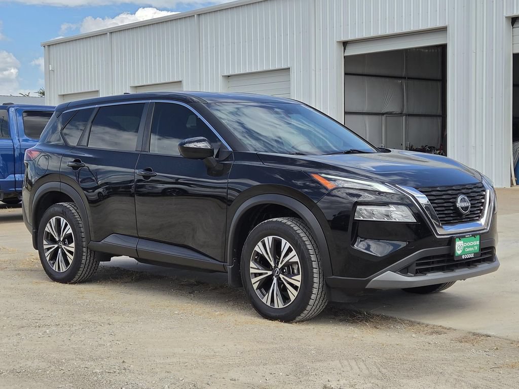 Used 2023 Nissan Rogue SV FWD image 2