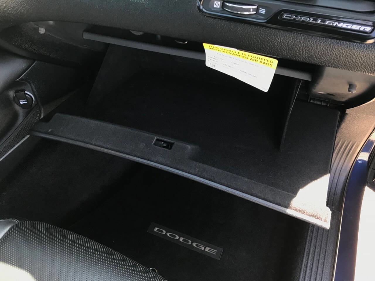 Used 2015 Dodge Challenger SXT Plus w/ Driver Convenience Group image 31