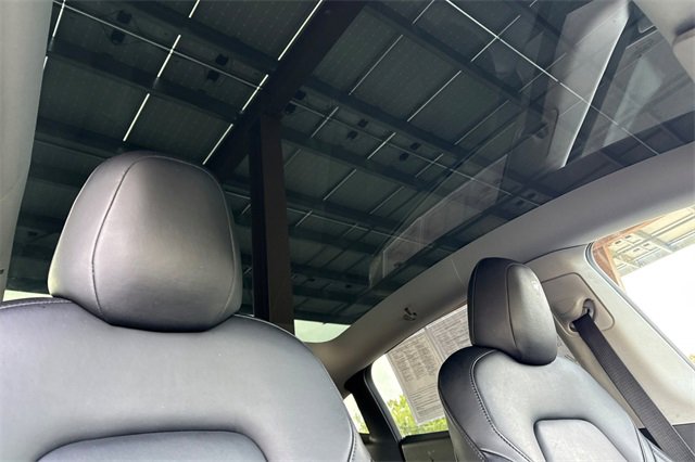 Used 2022 Tesla Model Y Long Range image 22