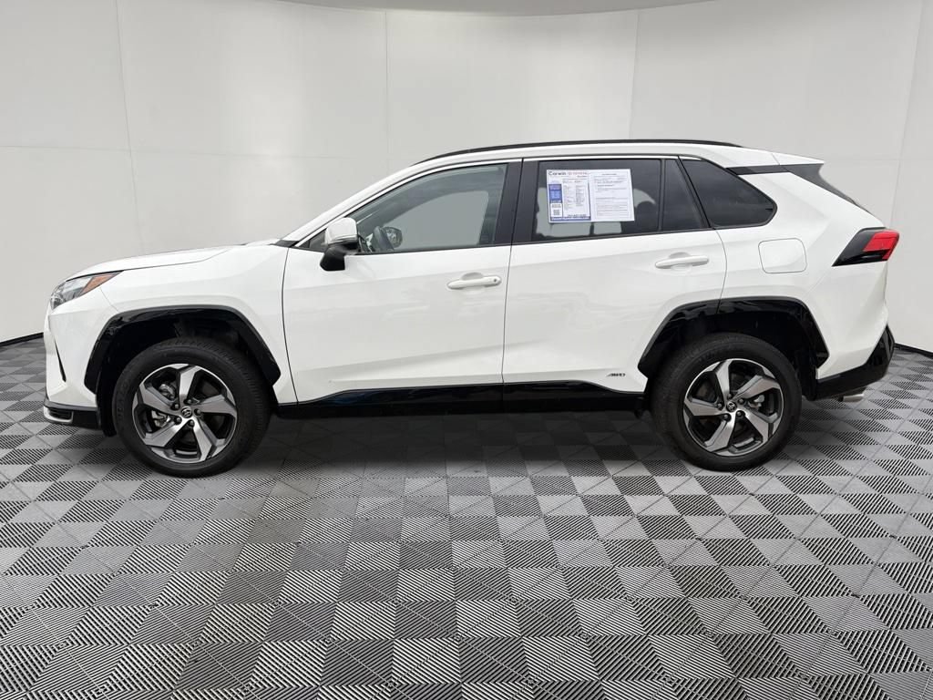 Used 2025 Toyota RAV4 SE AWD/4WD image 4