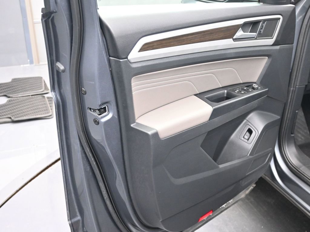 Used 2021 Volkswagen Atlas SE w/ Panoramic Sunroof Package image 11