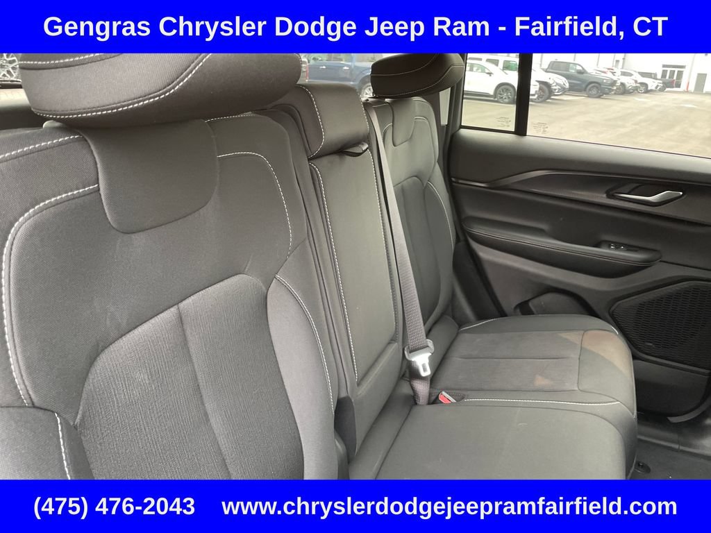 Certified 2023 Jeep Grand Cherokee Laredo X AWD/4WD image 28
