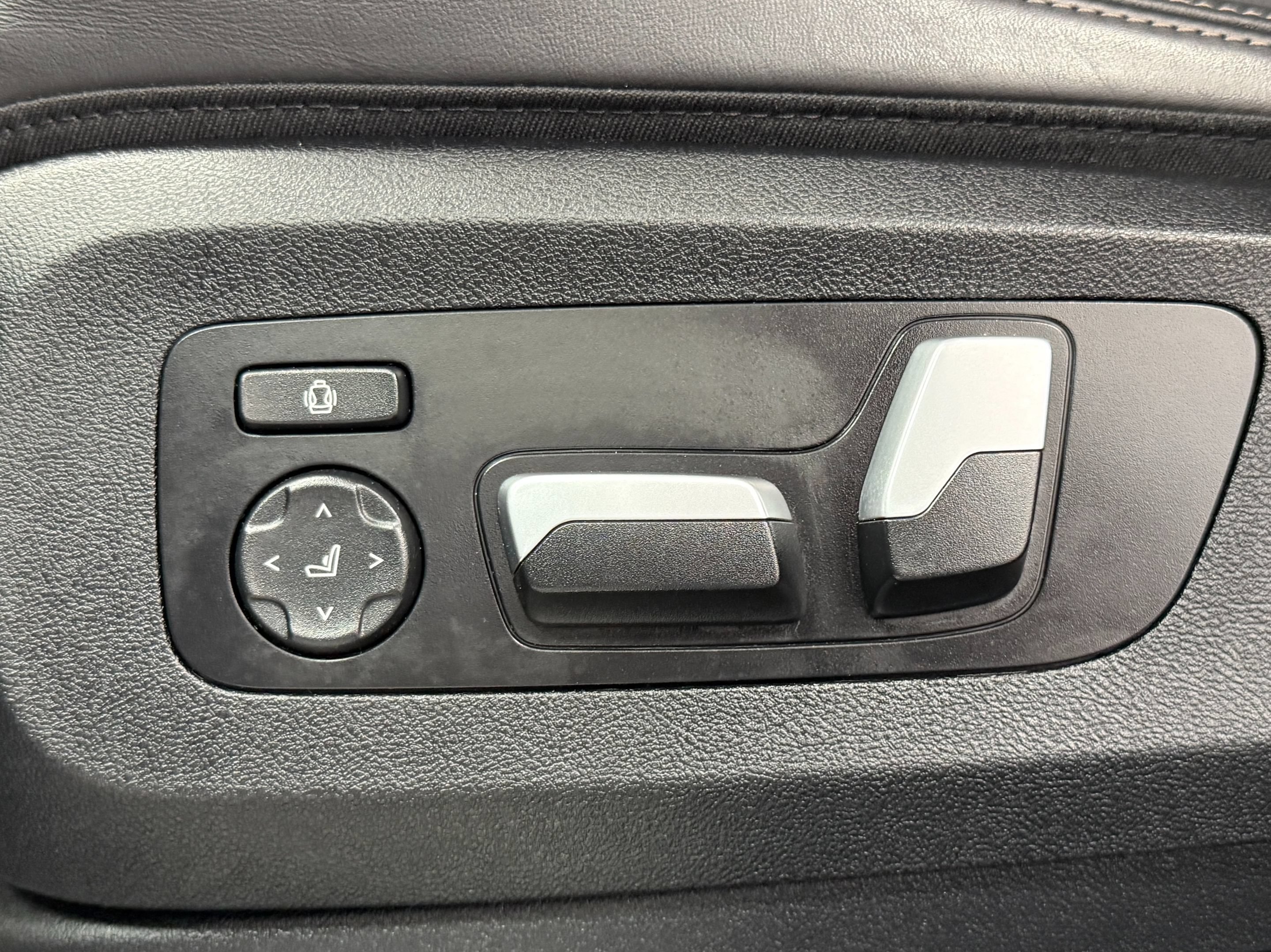 Used 2024 BMW X5 xDrive40i AWD/4WD image 35