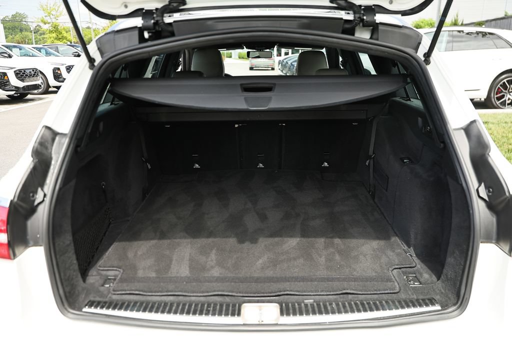 Used 2017 Mercedes-Benz E 400 4MATIC Wagon image 30