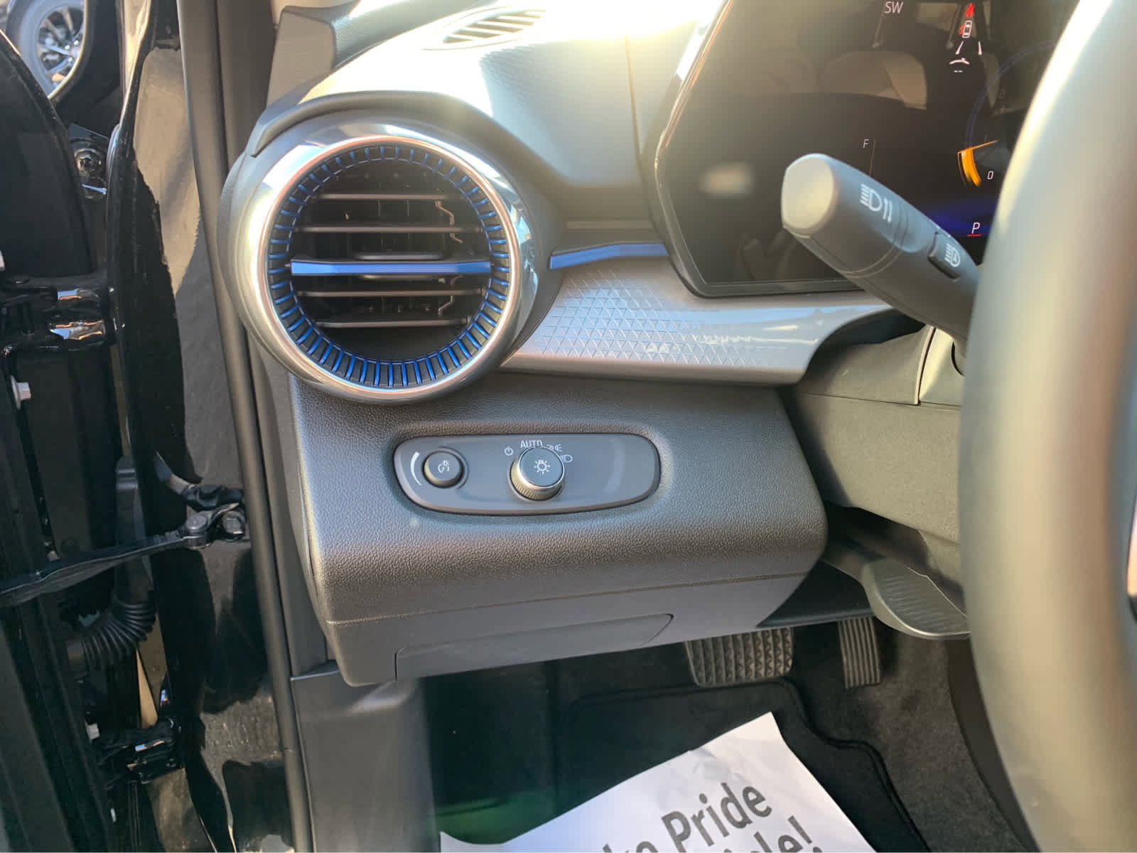 Used 2025 Chevrolet Trax LT w/ Driver Confidence Package image 14