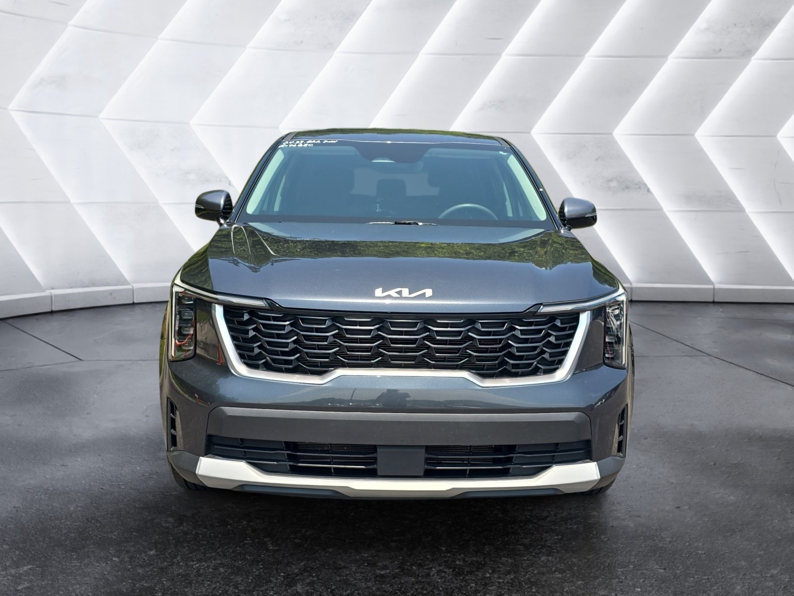 Used 2024 Kia Sorento 2WD LX image 8