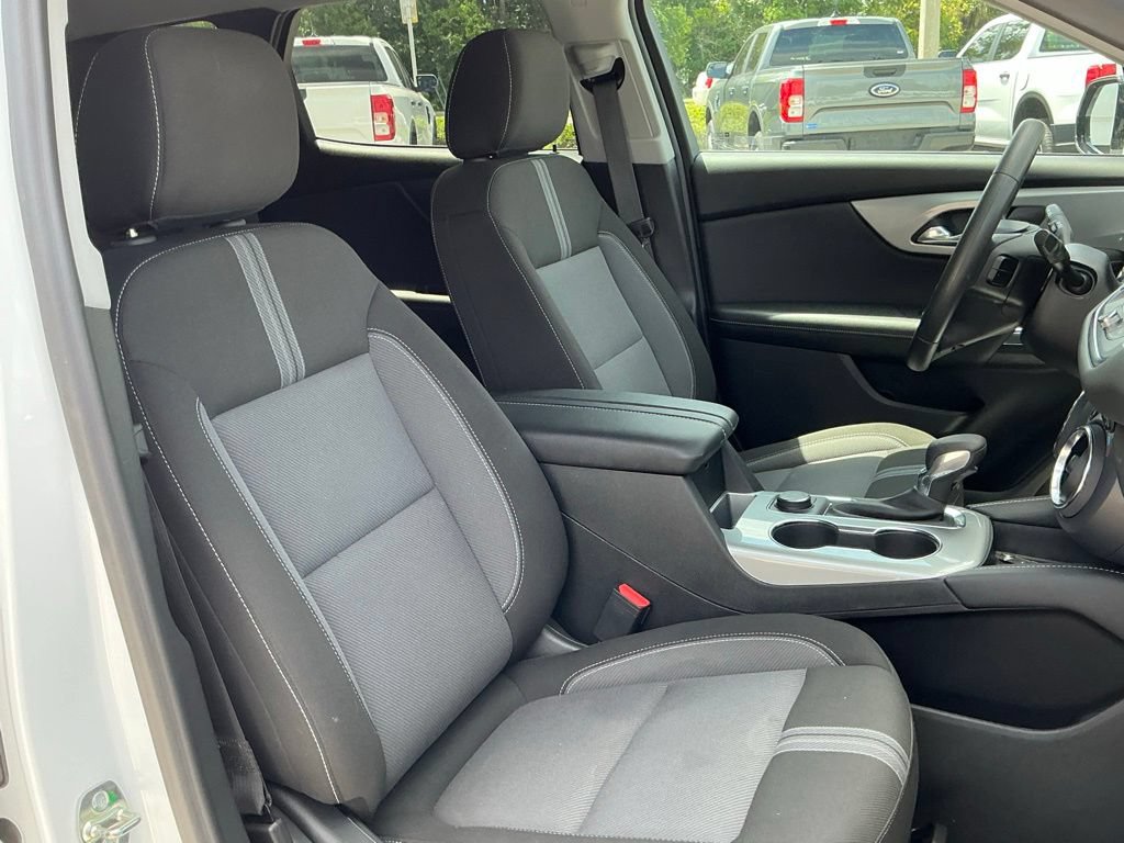 Used 2025 Chevrolet Blazer LT FWD image 17