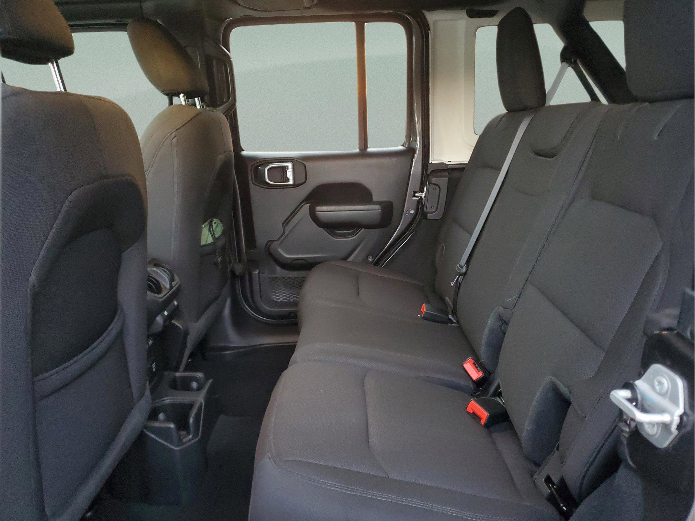 Used 2022 Jeep Wrangler Unlimited Sport w/ Sun And Sound Package image 8