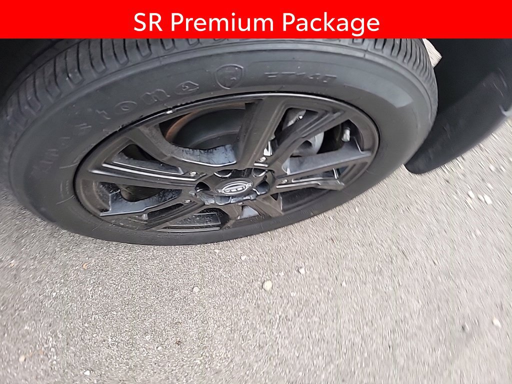 Used 2023 Nissan Kicks SR w/ SR Premium Package FWD image 5