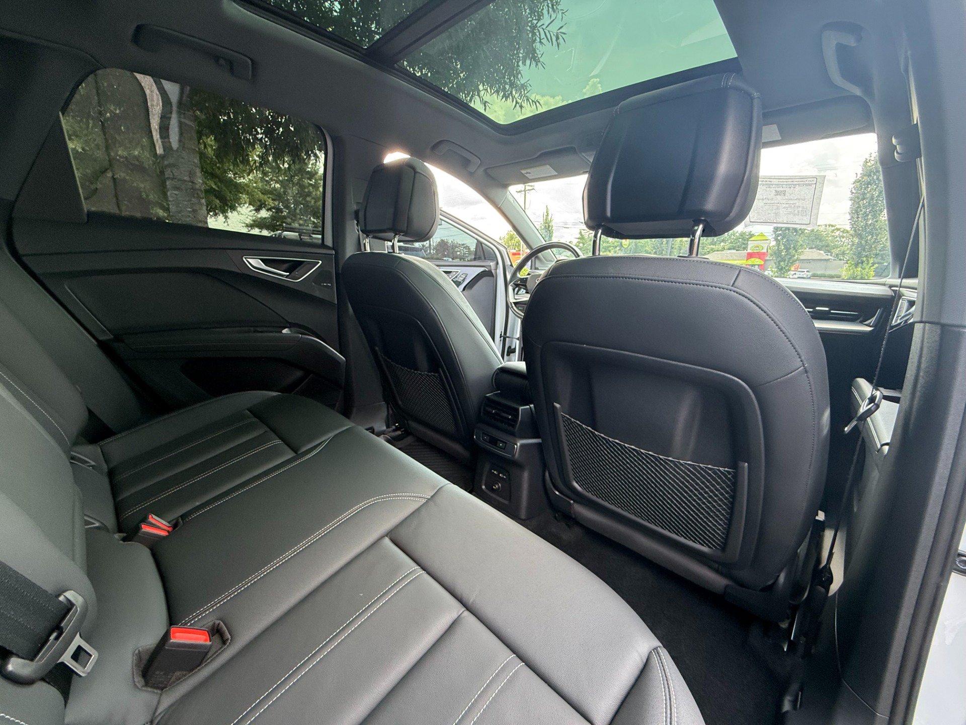 Used 2024 Audi Q4 e-tron Premium Plus AWD/4WD image 17