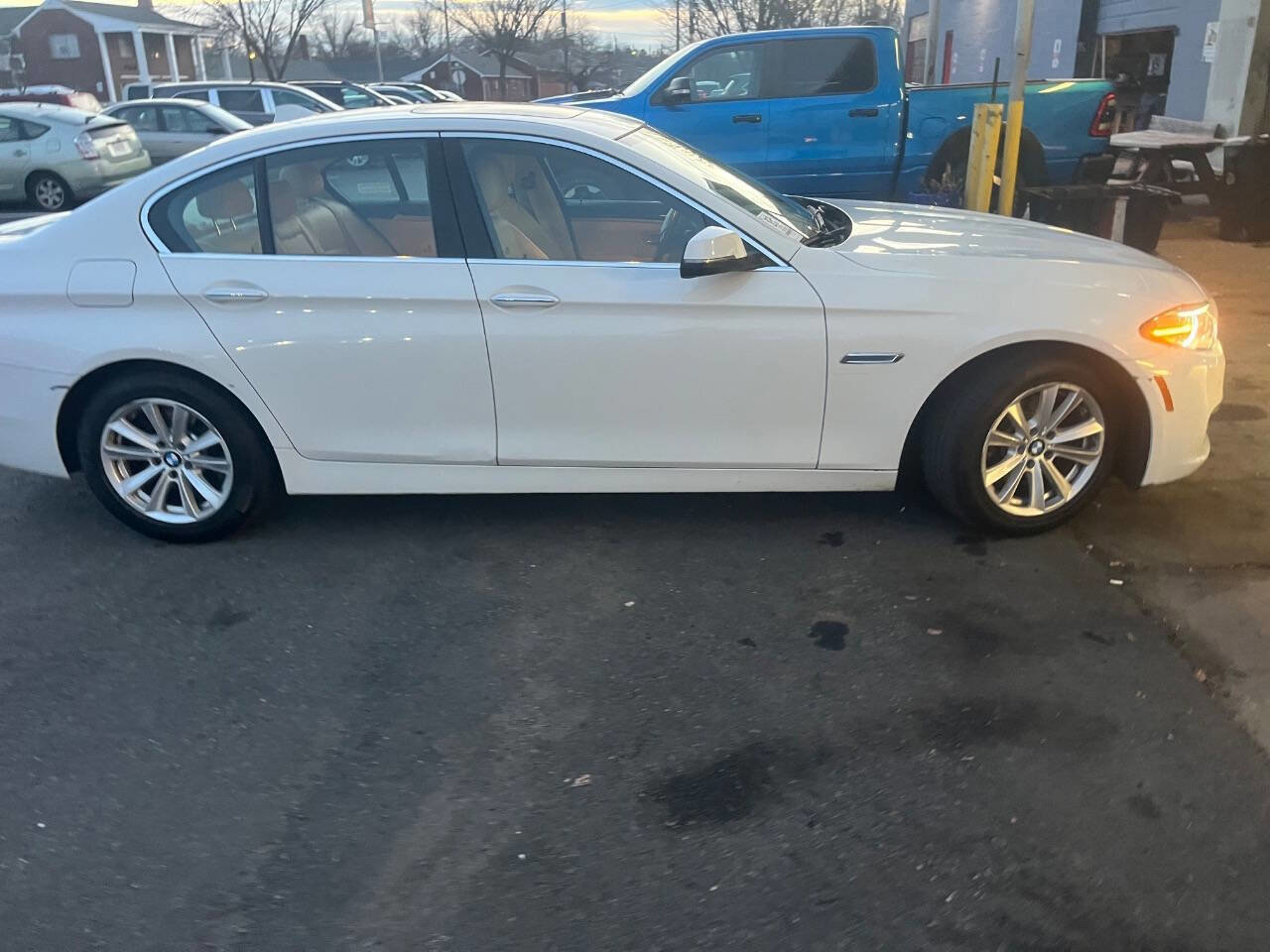 Used 2014 BMW 528i xDrive Sedan AWD/4WD image 2
