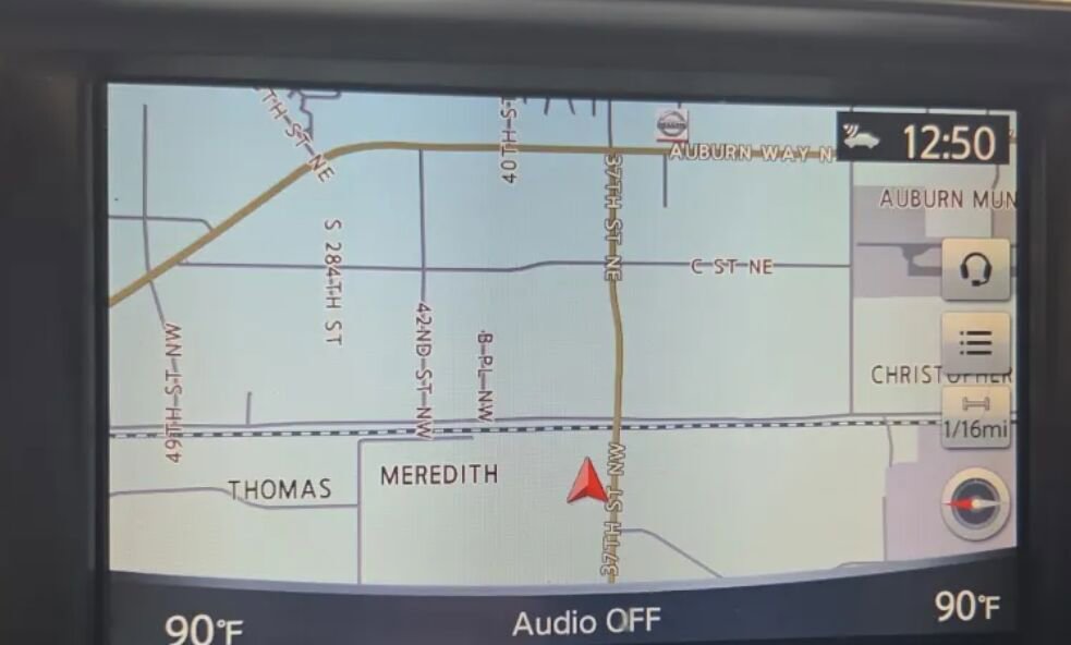 Used 2020 Nissan Armada SL w/ Premium Package image 6