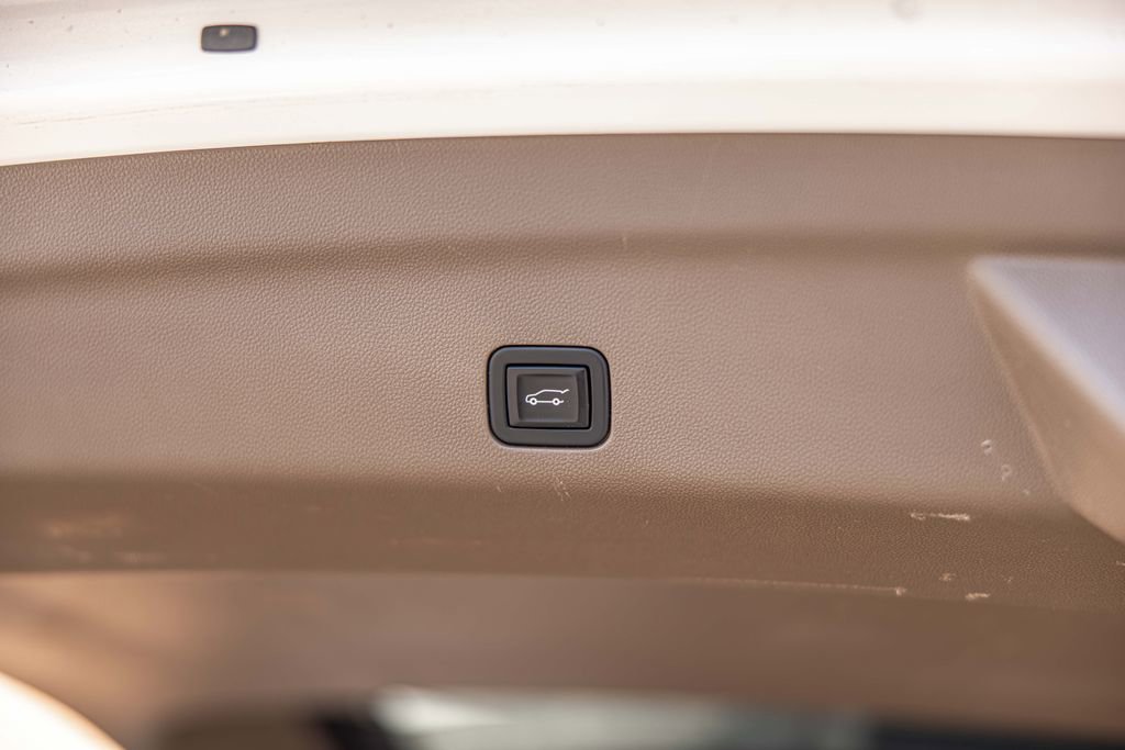 Used 2021 GMC Yukon Denali AWD/4WD image 17