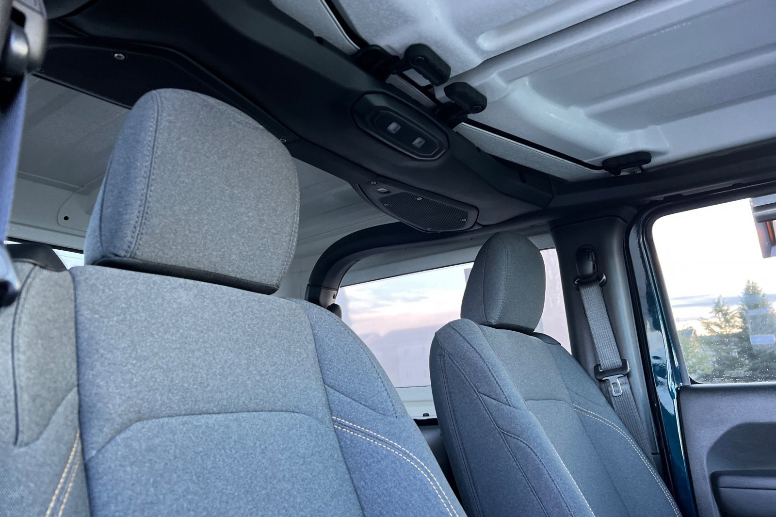 Used 2025 Jeep Wrangler Sport image 13