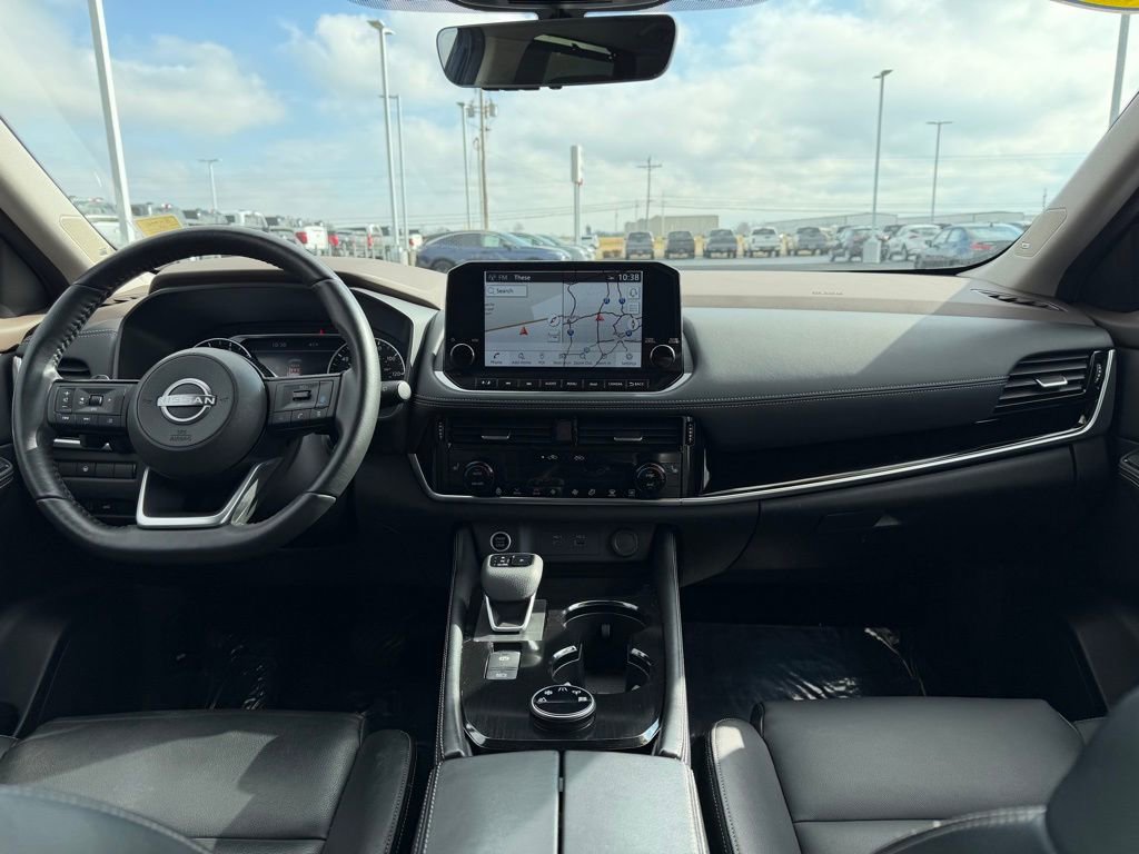 Used 2023 Nissan Rogue SL w/ SL Premium Package image 28