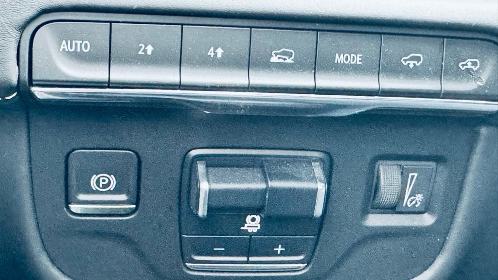 Used 2021 Cadillac Escalade Premium Luxury Platinum image 26