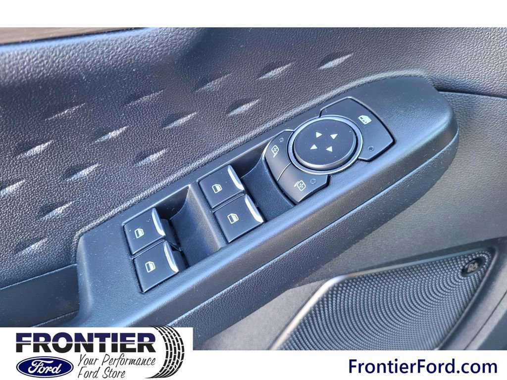 Used 2020 Ford Escape Titanium image 15