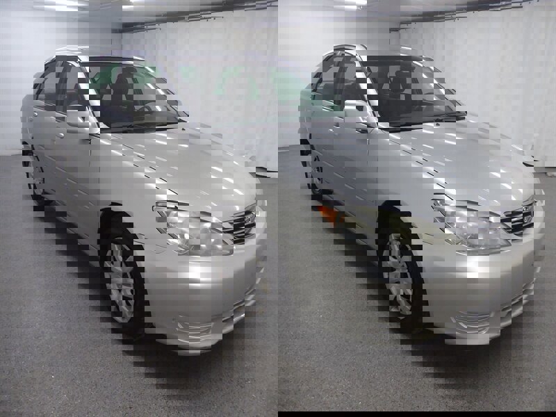 Used 2005 Toyota Camry LE FWD image 1