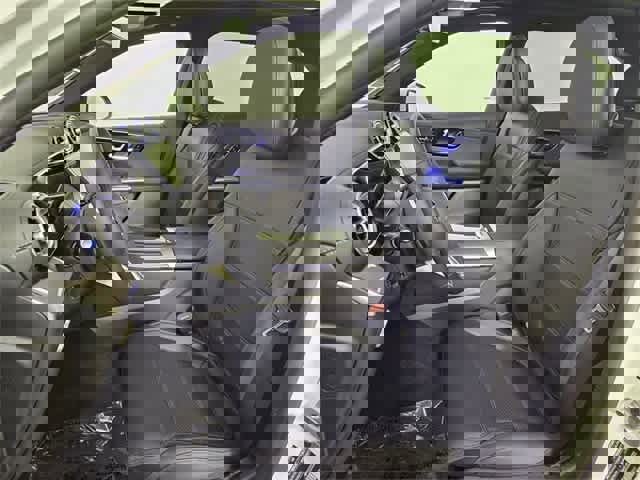 Used 2025 Mercedes-Benz GLC 350e GLC 350e image 16