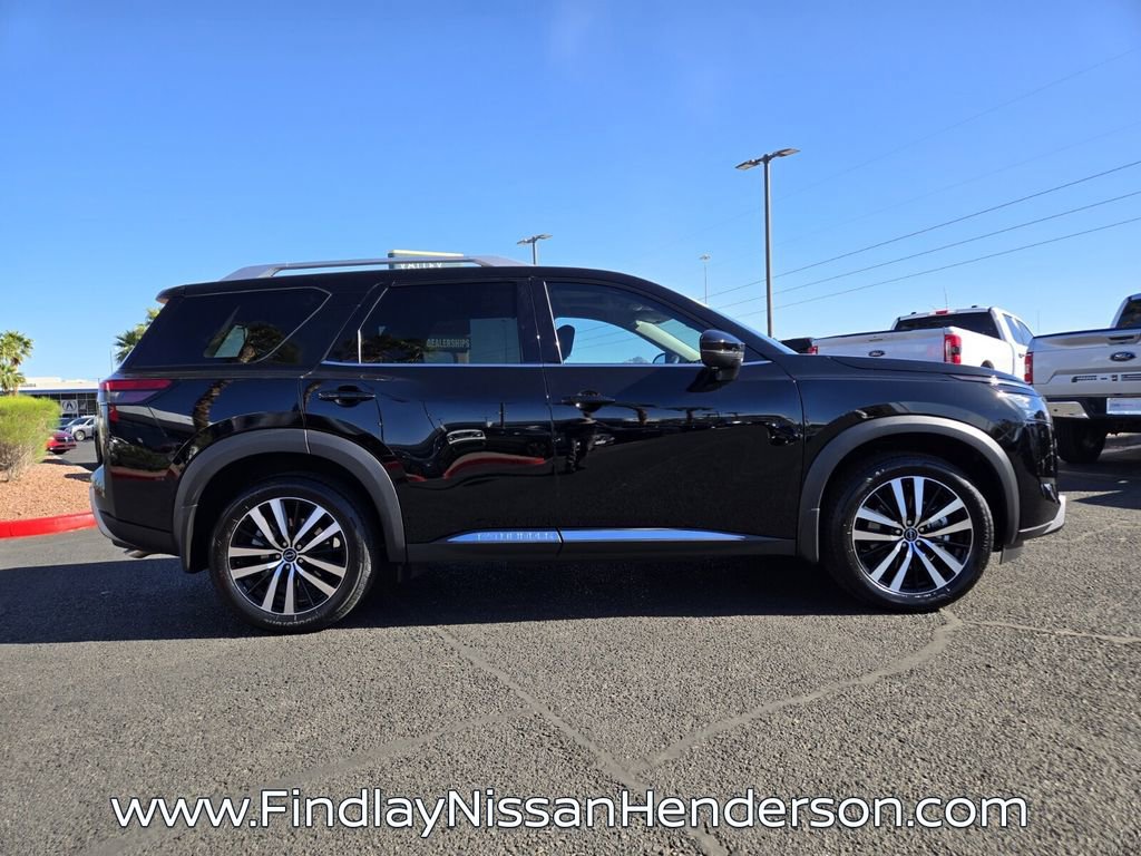 Used 2025 Nissan Pathfinder Platinum AWD/4WD image 7