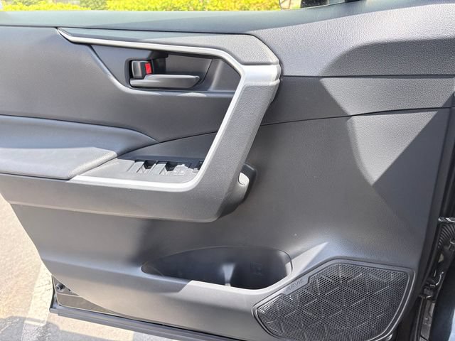 Used 2023 Toyota RAV4 LE AWD/4WD image 12
