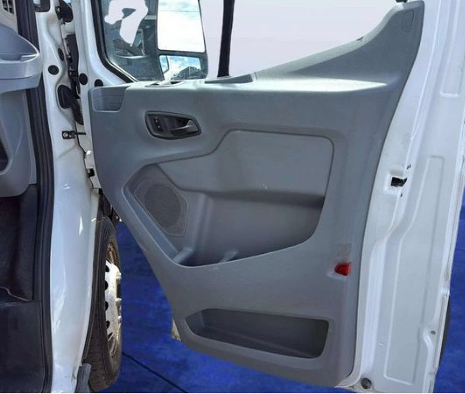 Used 2018 Ford Transit 350 156 DRW RWD image 17
