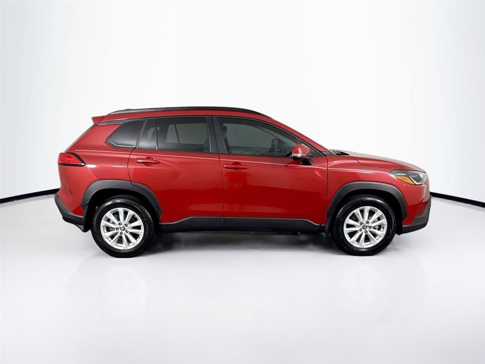 Used 2024 Toyota Corolla Cross LE w/ Moonroof Package FWD image 10
