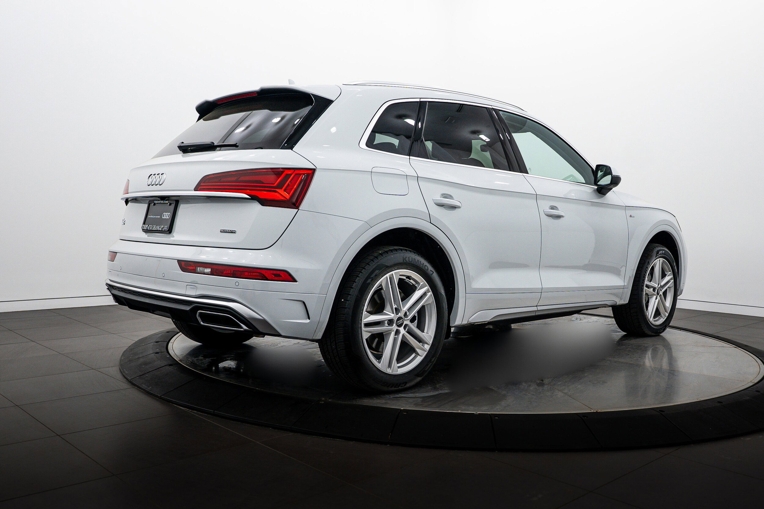 Certified 2024 Audi Q5 e Premium Plus AWD/4WD image 4