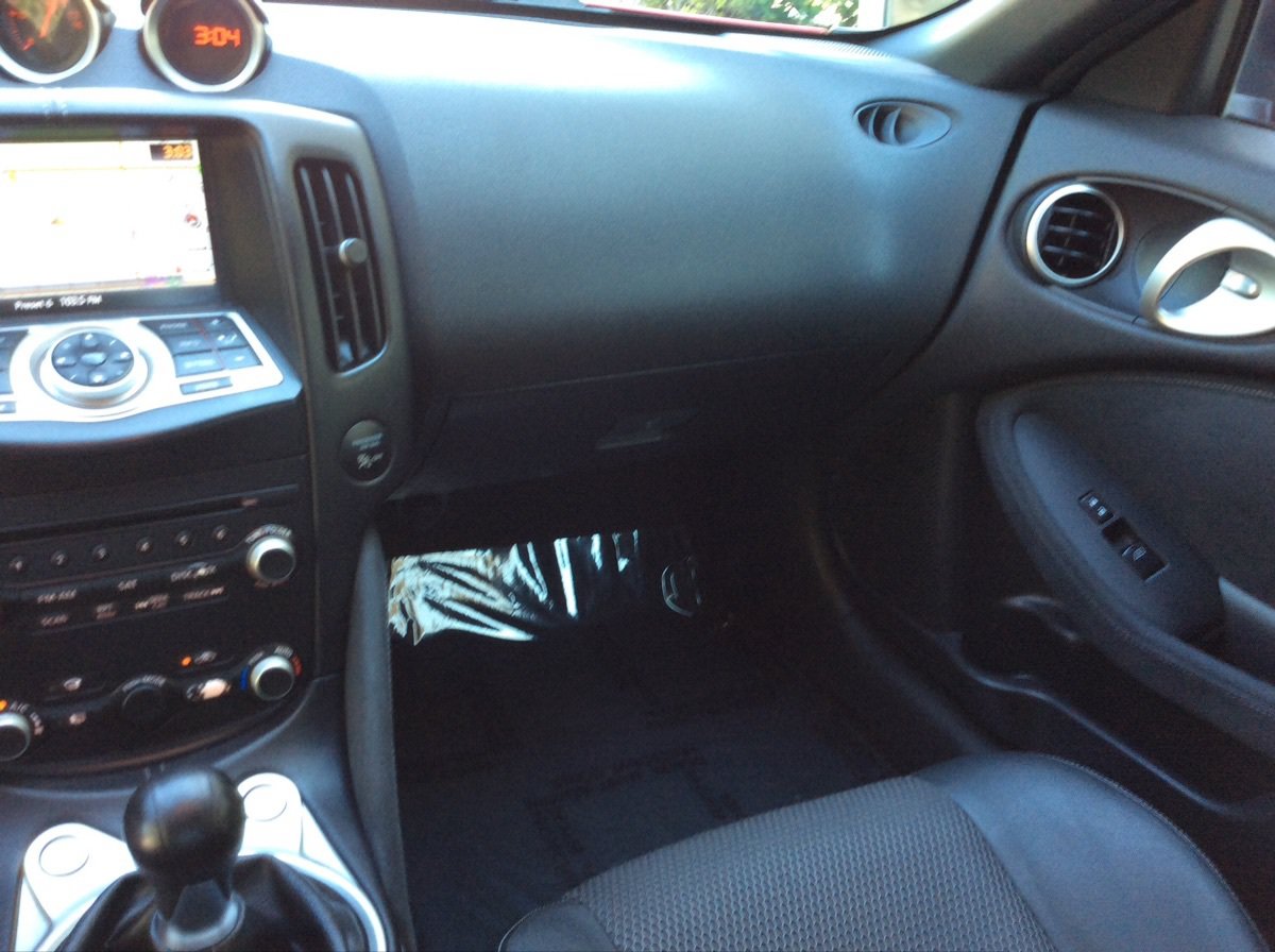 Used 2015 Nissan 370Z Touring Sport RWD image 18