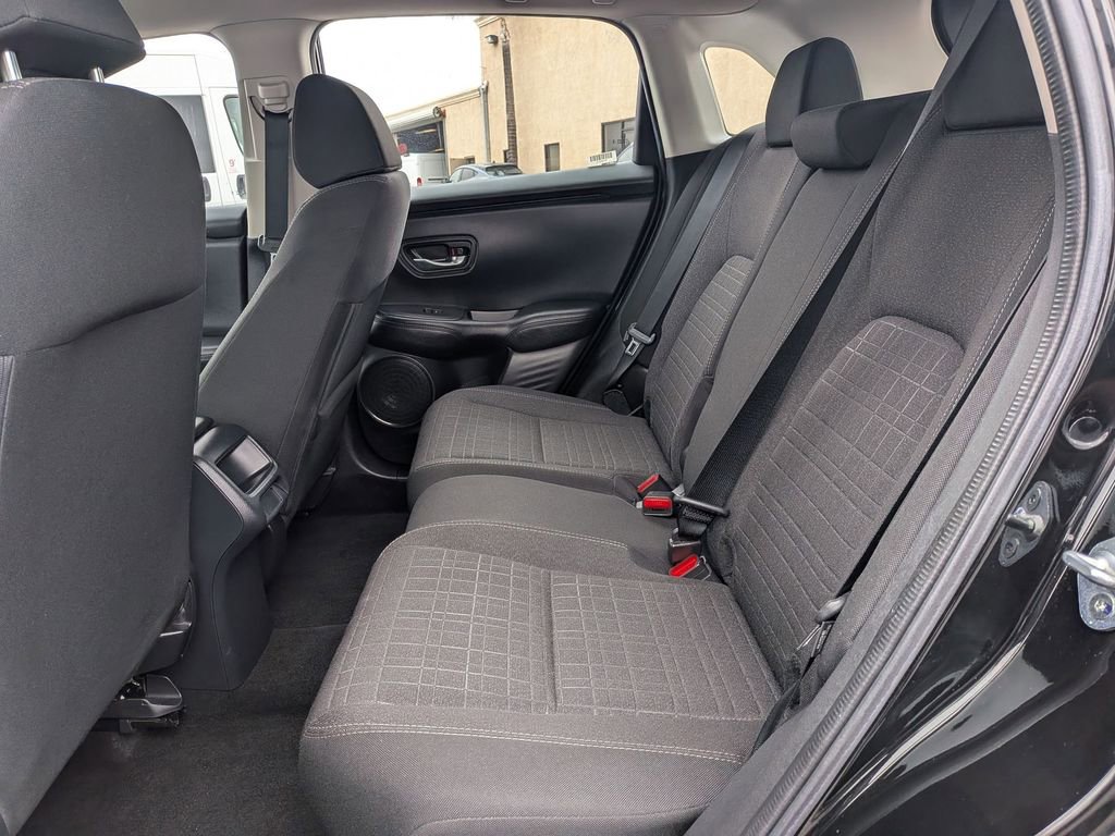 Used 2025 Honda HR-V LX image 27