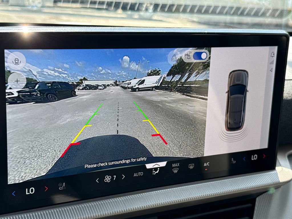 Used 2025 Ford Explorer Active w/ Active Comfort Package image 21