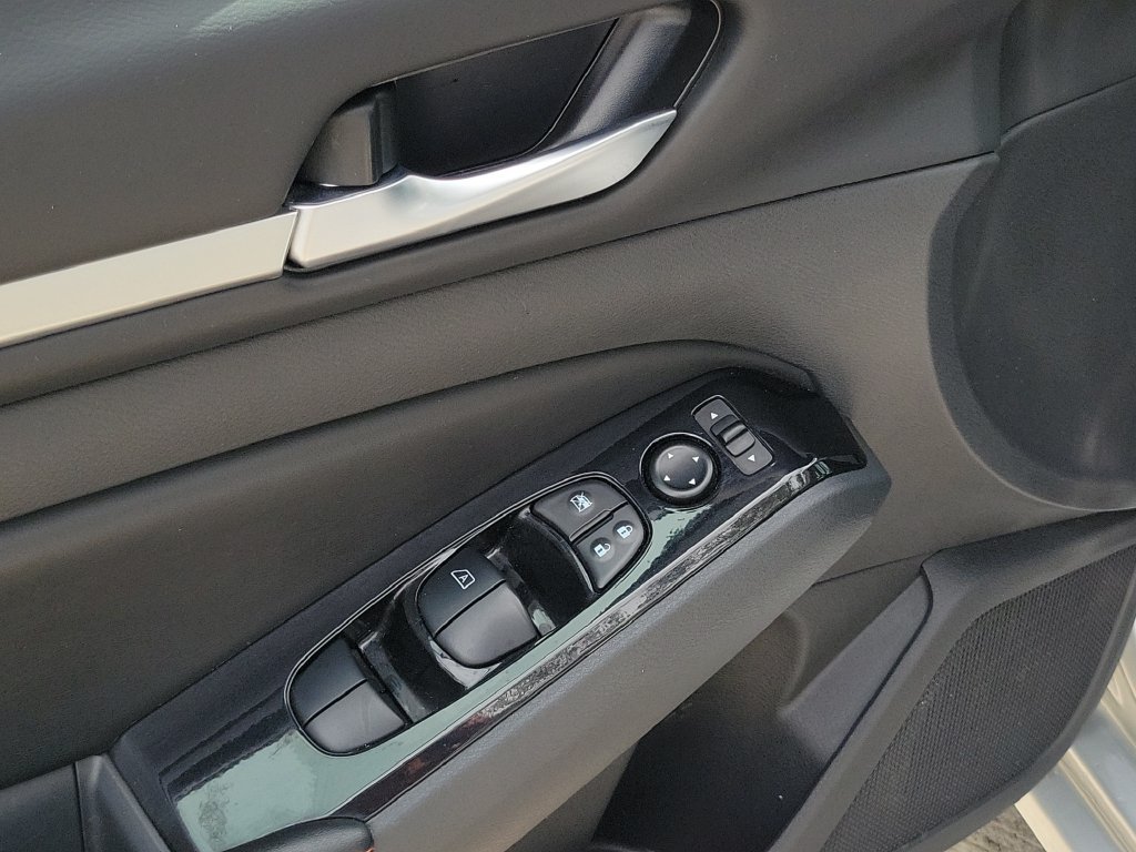 Certified 2024 Nissan Altima 2.5 SR FWD image 19