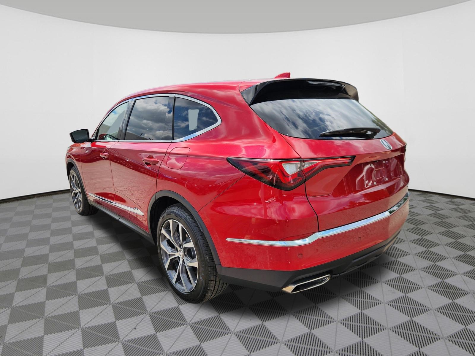 Certified 2023 Acura MDX w/ Technology Package AWD/4WD image 3