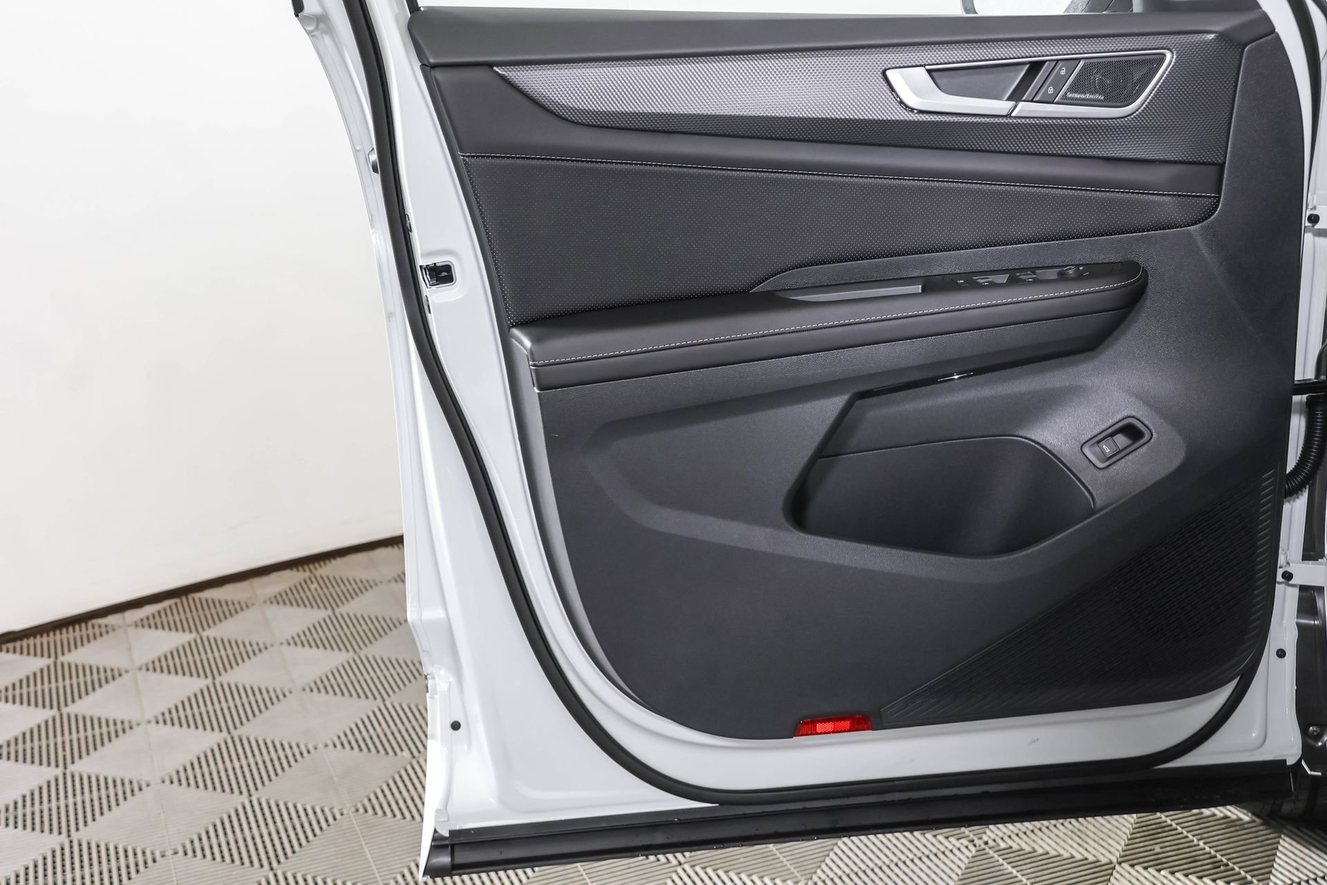 New 2026 Volkswagen Atlas Cross Sport SEL Premium R-Line image 32