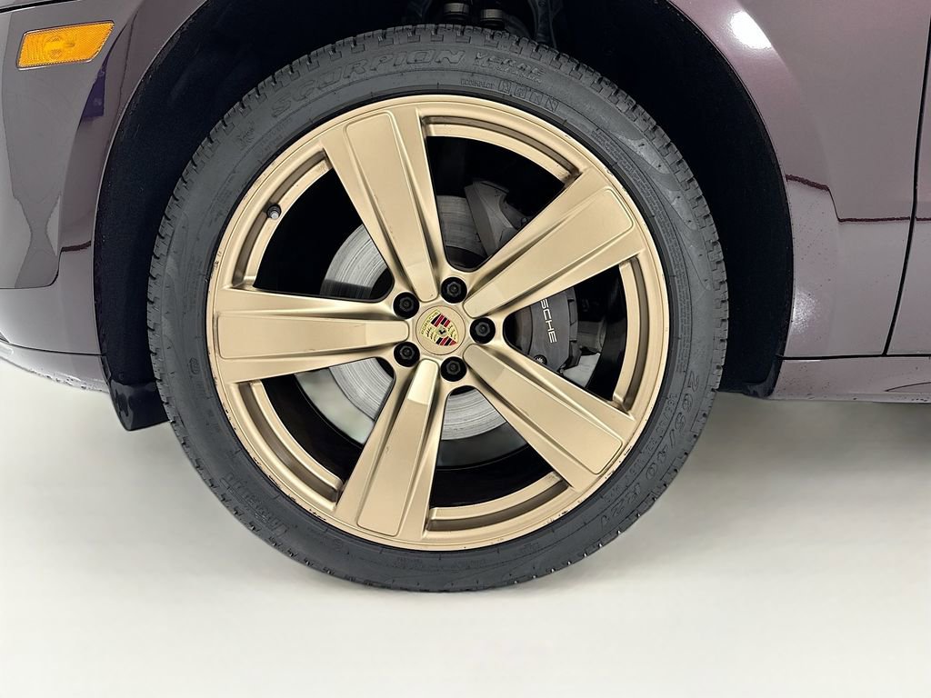 Certified 2023 Porsche Macan Turbo image 11