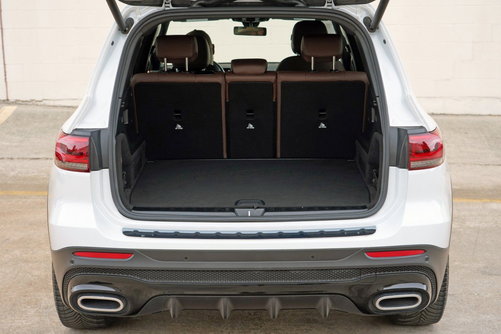 Used 2021 Mercedes-Benz GLB 250 w/ AMG Line image 9